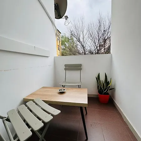 Sela Rent- And * Tirana