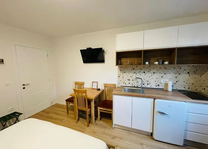 Sela Rent- And * Τίρανα