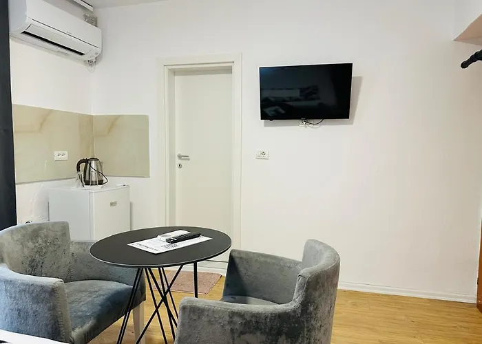 Sela Rent- And * Τίρανα